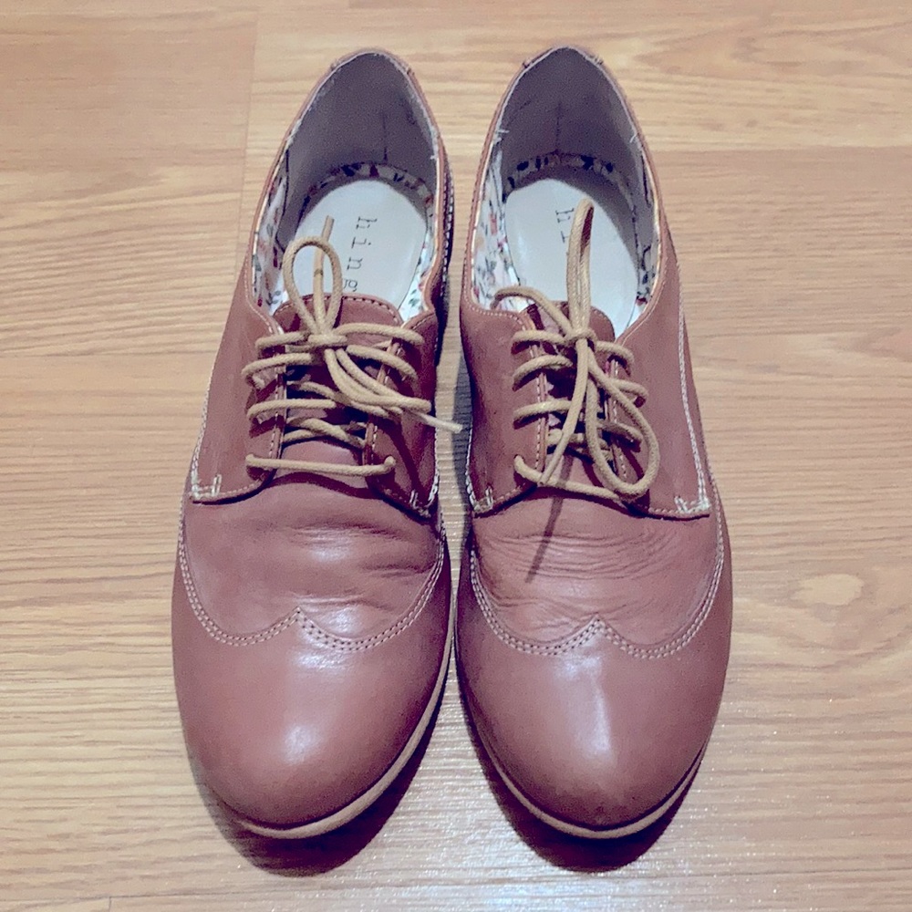 Hinge Fraser Wingtip Oxford Flat Shoes in Mauve